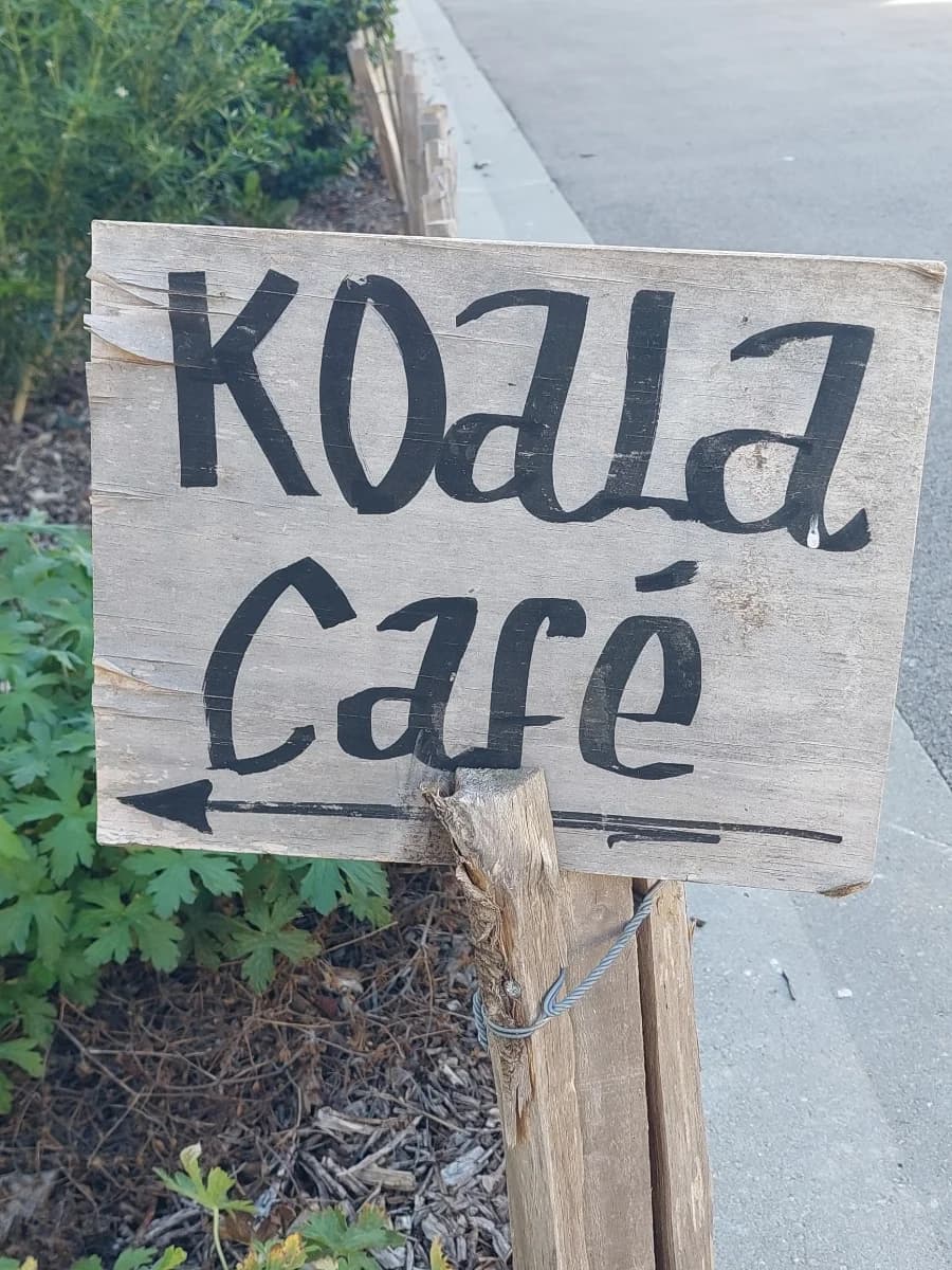 Autour du Koala  Café , parcours à Courdimanche village 