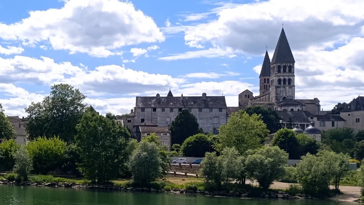 Découverte de la ville de Tournus , parcours à Tournus